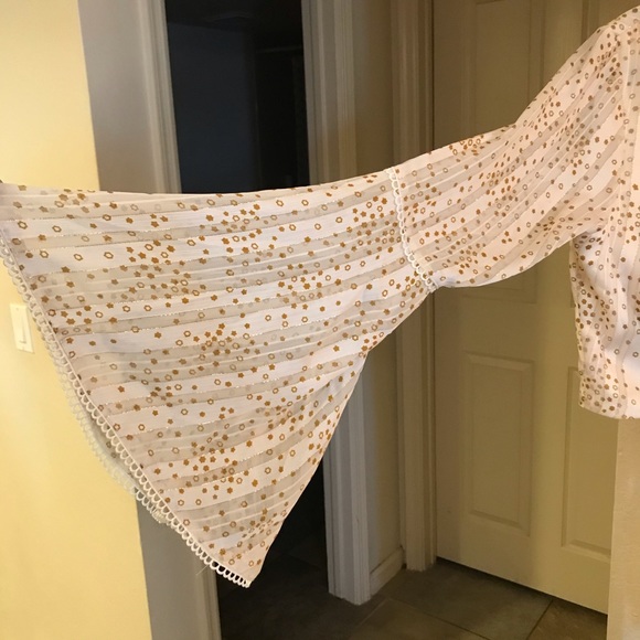 Celestial Vintage Seventies Crop Bell Sleeve Top - Picture 2 of 4